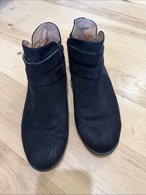 Life Stride Women’s Black Suede Chukka Boots